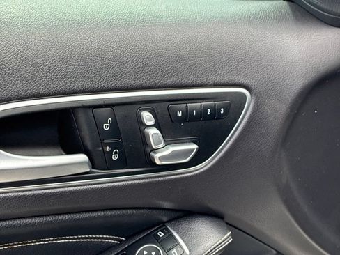Used 2019 Mercedes-Benz GLA 250 4MATIC image 21