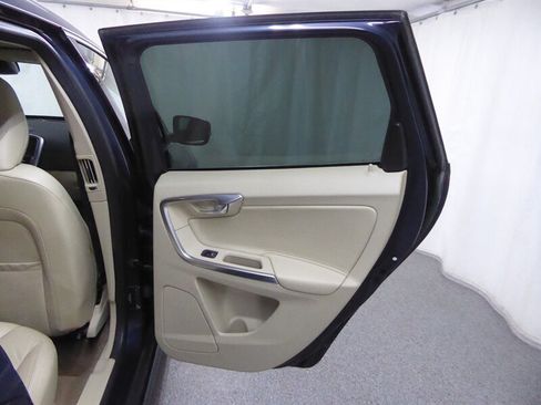 Used 2014 Volvo XC60 3.2 AWD/4WD image 32