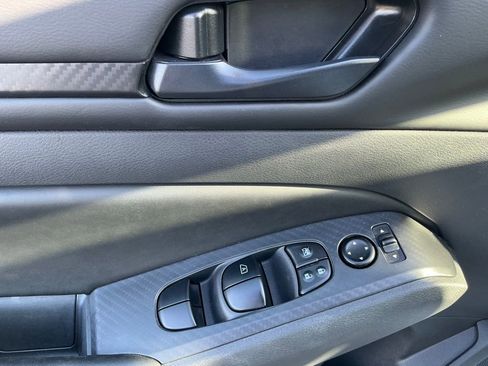 Used 2025 Nissan Altima 2.5 S image 12