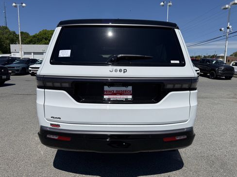 New 2026 Jeep Grand Wagoneer L Summit AWD/4WD image 5