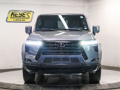 Used 2024 Lexus GX 550 w/ Cold Area Package AWD/4WD image 6