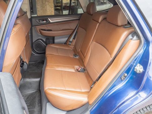 Used 2017 Subaru Outback 3.6R Touring image 17