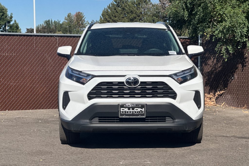Used 2025 Toyota RAV4 XLE AWD/4WD image 3