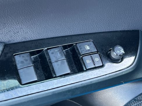 Certified 2021 Toyota Prius XLE AWD/4WD image 13