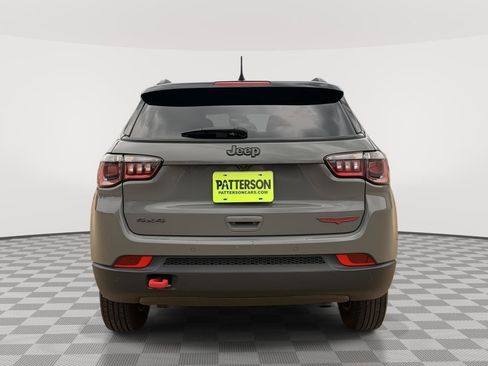 Used 2024 Jeep Compass Trailhawk image 3