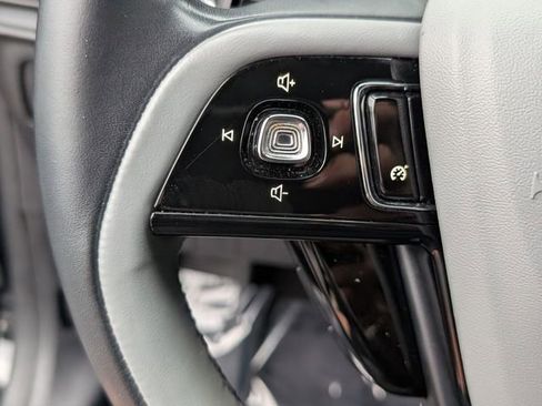 Used 2020 Lincoln Corsair FWD w/ Rear Removable Package Tray image 38