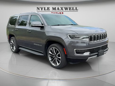Used 2022 Jeep Wagoneer Series II w/ Premium Group I RWD image 3