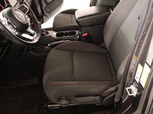 Used 2019 Jeep Wrangler Unlimited Rubicon AWD/4WD image 12