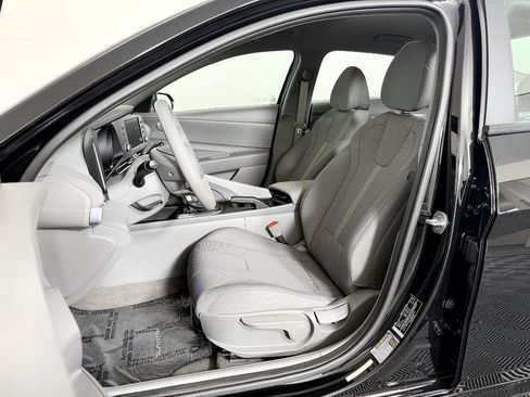 Used 2022 Hyundai Elantra SE FWD image 34
