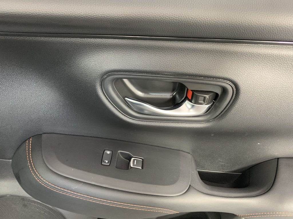 Used 2025 Honda HR-V Sport image 38