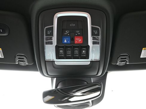 Used 2021 RAM 1500 Laramie AWD/4WD image 28
