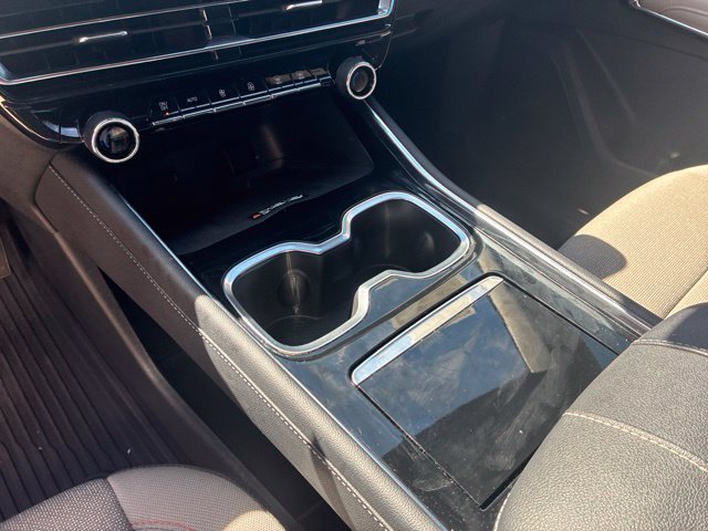 Used 2024 Chevrolet Traverse LT w/ LPO, Floor Liner Package FWD image 25
