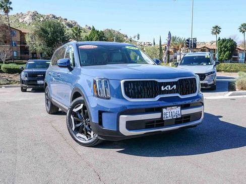 Certified 2023 Kia Telluride EX image 2