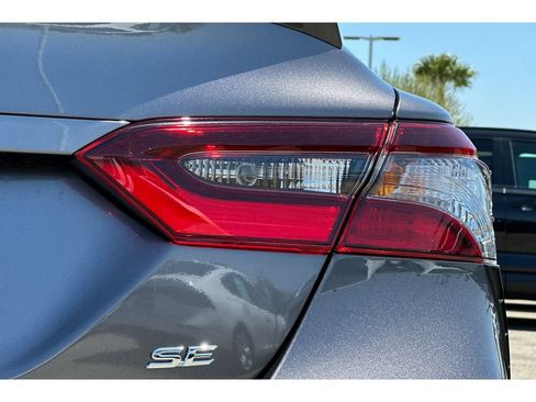Used 2023 Toyota Camry SE FWD image 14