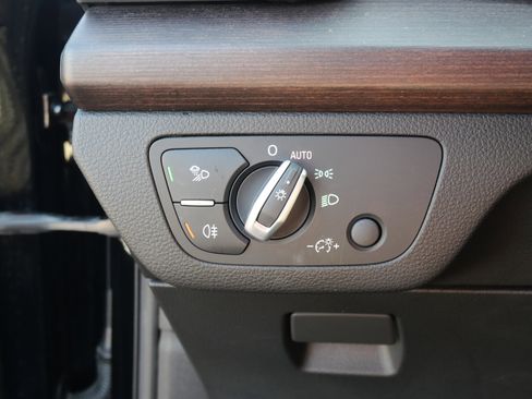 Used 2023 Audi Q5 2.0T Premium w/ Convenience Package image 22