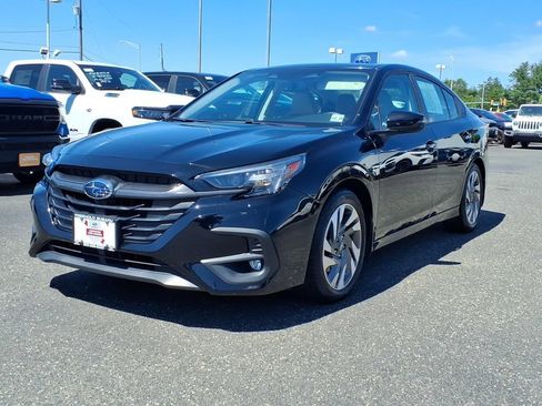 Used 2024 Subaru Legacy Limited AWD/4WD image 3