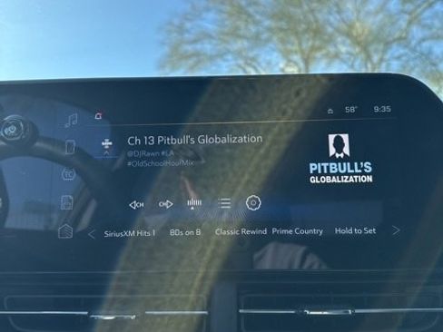 Used 2025 Chevrolet Trax LT w/ LT Convenience Package image 9