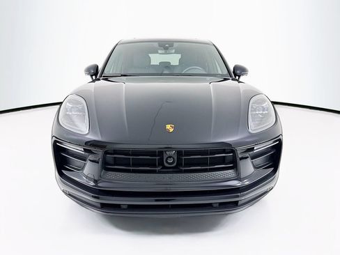 Certified 2025 Porsche Macan AWD/4WD image 6