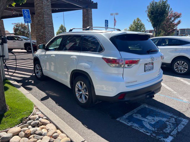 Used 2015 Toyota Highlander XLE AWD/4WD image 9