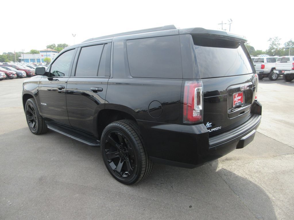 Used 2019 GMC Yukon SLT w/ Graphite Performance Edition AWD/4WD image 8