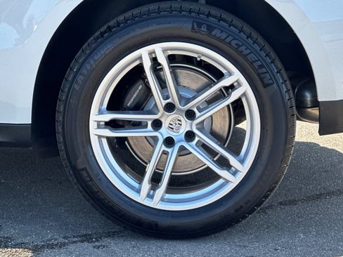 Certified 2026 Porsche Macan AWD/4WD image 44