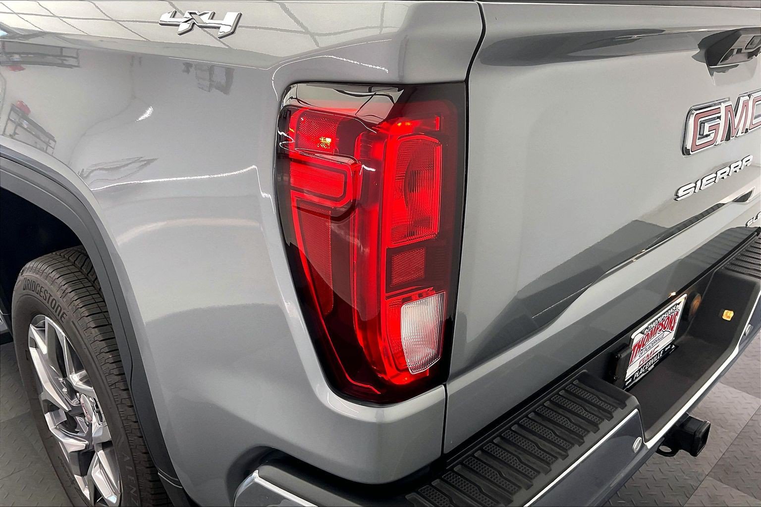 New 2026 GMC Sierra 1500 SLE w/ Preferred Package AWD/4WD image 16