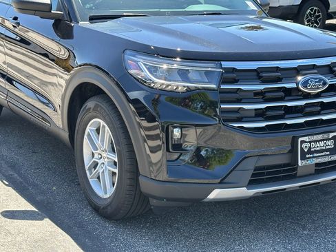 New 2026 Ford Explorer Active RWD image 14