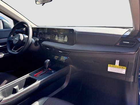 New 2025 Nissan Kicks SR image 29