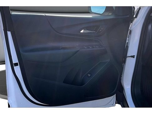 Used 2018 Chevrolet Equinox LT FWD image 24
