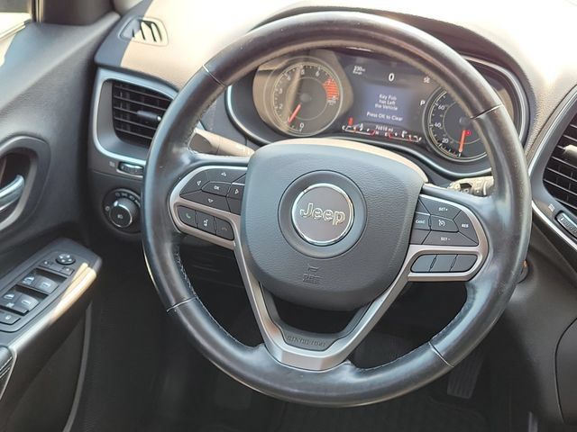 Used 2021 Jeep Cherokee Latitude Lux w/ Comfort/Convenience Group AWD/4WD image 23