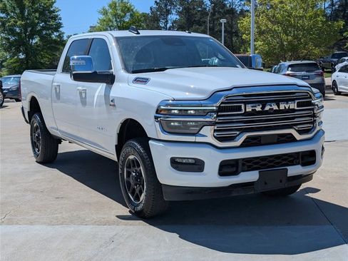 Used 2026 RAM 2500 Laramie AWD/4WD image 3