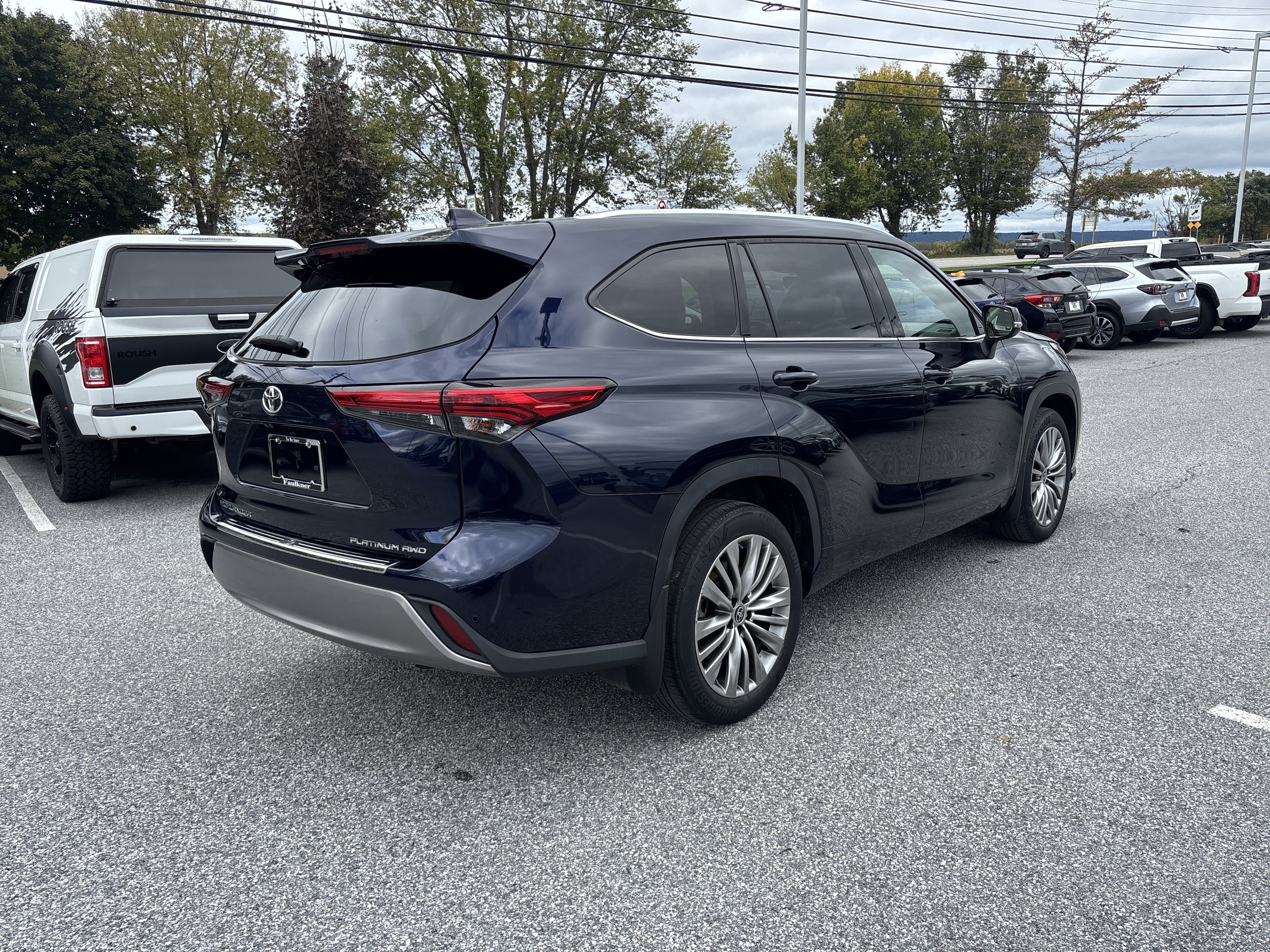 Used 2021 Toyota Highlander Platinum AWD/4WD image 25