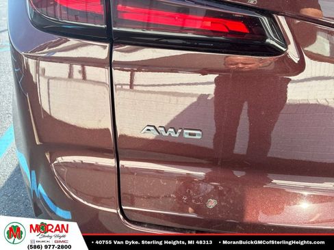 Used 2022 Cadillac XT4 Luxury w/ Cold Weather Package AWD/4WD image 8