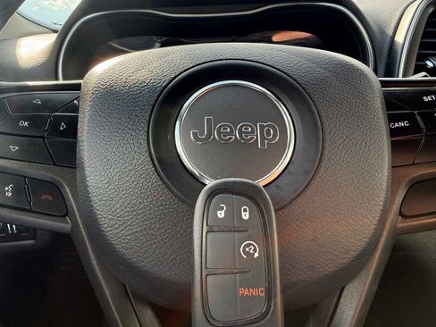 Used 2021 Jeep Cherokee Trailhawk AWD/4WD image 31