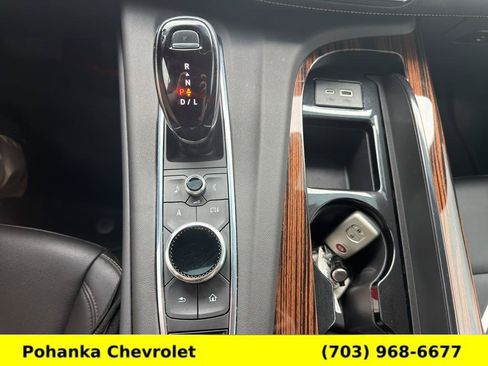 Used 2023 Cadillac Escalade ESV Luxury AWD/4WD image 16
