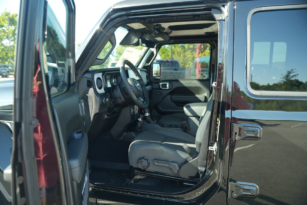 New 2026 Jeep Gladiator Sport AWD/4WD image 10
