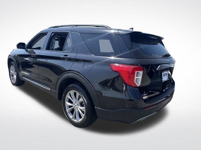 Used 2023 Ford Explorer XLT w/ Equipment Group 202A AWD/4WD image 3
