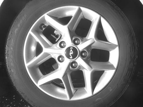 Used 2025 Kia Soul LX w/ LX Technology Package FWD image 18