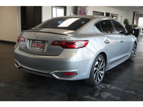 Used 2017 Acura ILX FWD image 7