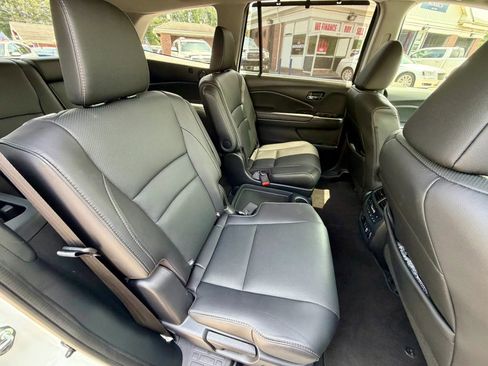 Used 2021 Honda Pilot Elite image 11