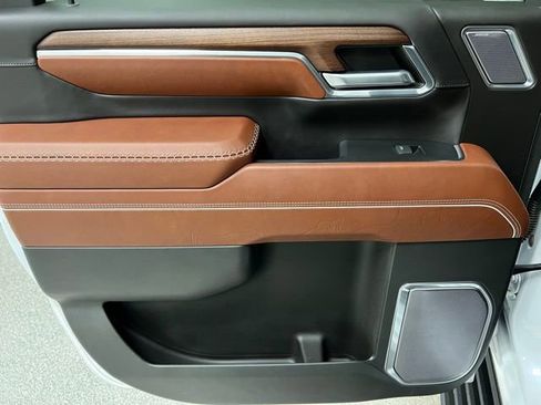 Used 2024 GMC Sierra 3500 Denali Ultimate image 43