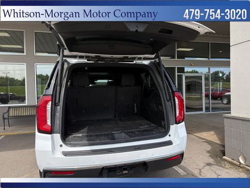 Used 2023 GMC Yukon XL SLT AWD/4WD image 41