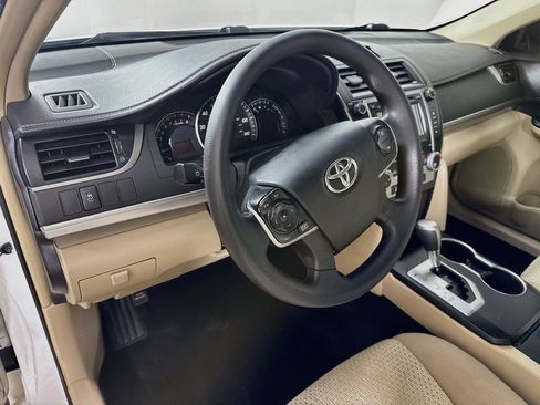 Used 2013 Toyota Camry LE FWD image 9