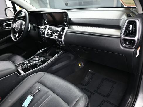 Used 2023 Kia Sorento EX w/ Panoramic Sunroof Package FWD image 50