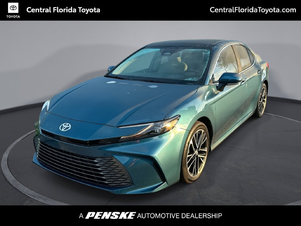Certified 2025 Toyota Camry XLE FWD image 1