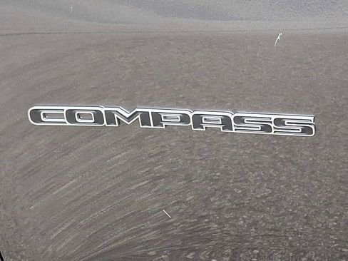 Used 2022 Jeep Compass Limited image 30