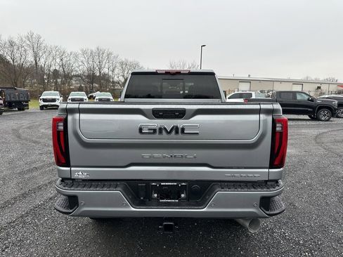 Used 2025 GMC Sierra 3500 Denali Ultimate image 4