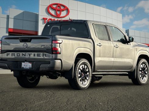 Used 2026 Nissan Frontier SV w/ Tow Package image 3