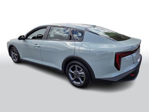 Certified 2025 Kia K4 LXS FWD image 6