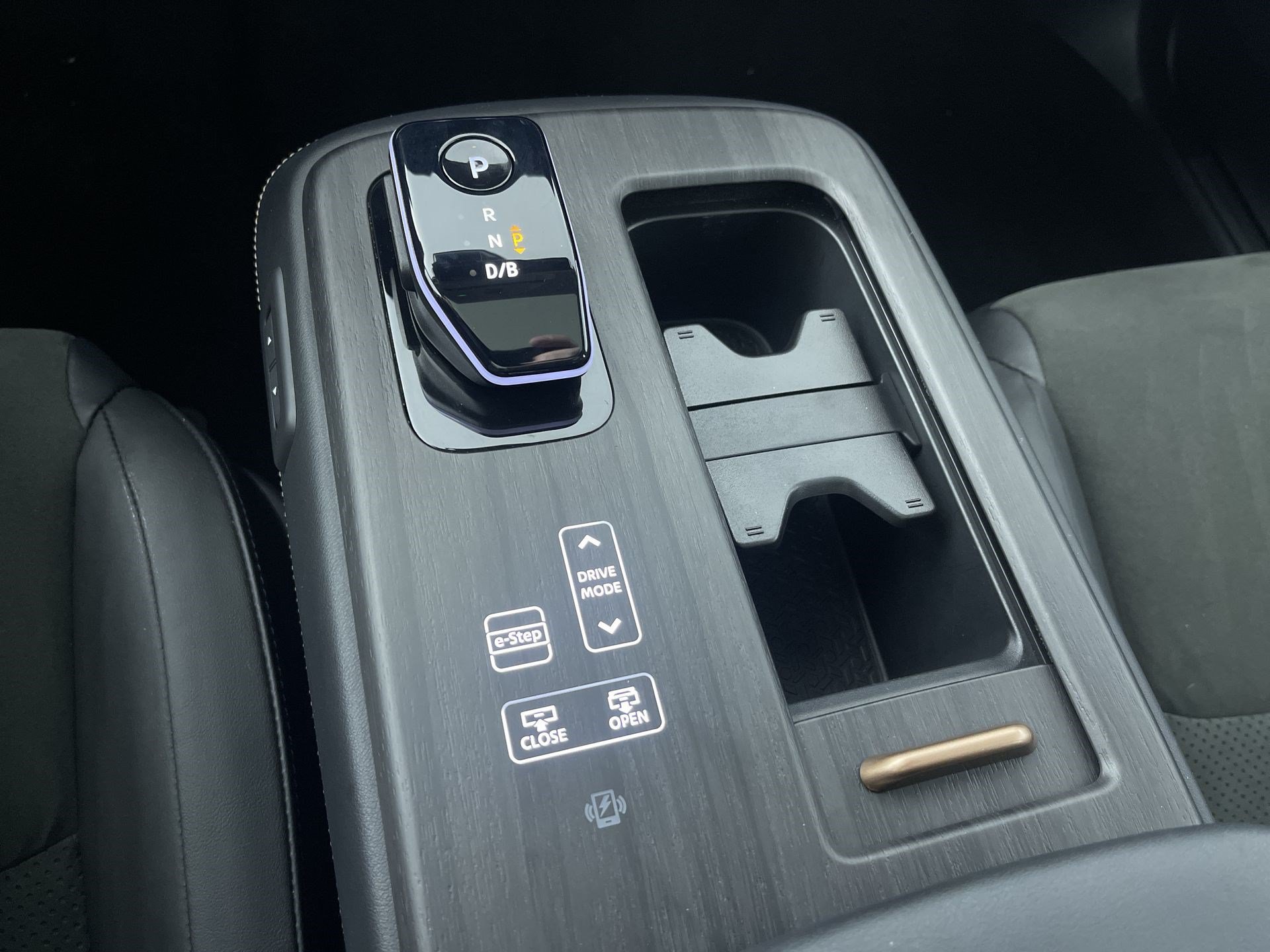 Certified 2024 Nissan Ariya AWD image 21